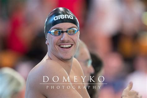 Vince nicolò martinenghi con 59.58, alle sua spalle i due. Nicolo Martinenghi @Tete_frog #nuoto #natation ...