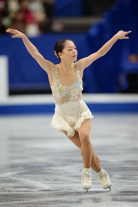 4k00:09female ice figure skater falls on ice while practicing jumps on the rink. Akiko Suzuki.