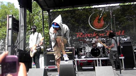The lyrics tell about a person who has never been to the united states and fantasizes about it. Gym Class Heroes "Take a look at my girlfriend" - YouTube