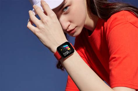 The realme watch comes in four strap colors — black, red, blue, and green. Mobile-review.com Обзор спортивных часов realme Watch