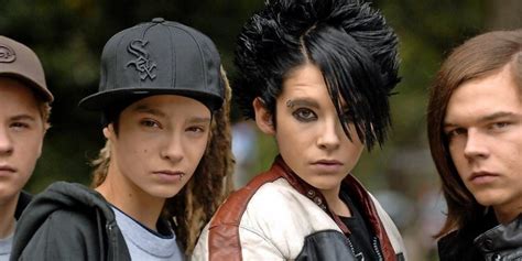 When tokio hotel debuted with schrei in 2005, singer bill kaulitz and twin brother, guitarist tom were 15, while bassist georg listing and . Tokio Hotel: Was wurde aus den Teenie-Stars?