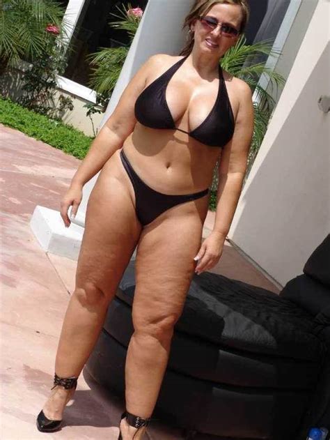 Thick mummy in pantyhose and heels. Thick MILF in heels and a black bikini : bbwbikinis