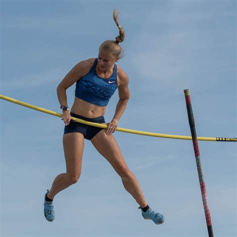 Прыжки с шестом шведы michaela meijer спорт гифка. Festungsspringen ( 3 ) Michaela Meijer Foto & Bild | sport, leichtathletik, stabhochsprung ...