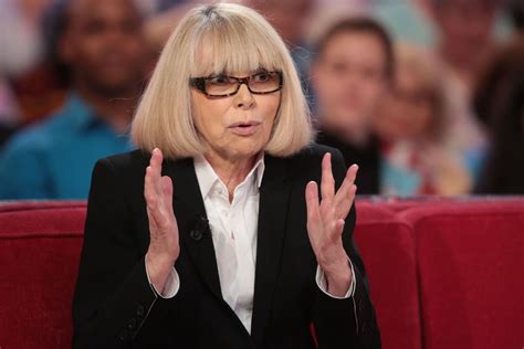 Cela fait beaucoup de lumière dont profita mireille darc. Mort de l'actrice Mireille Darc à l'âge de 79 ans - Le ...