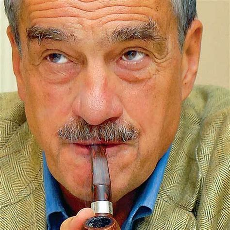 De la wikipedia, enciclopedia liberă. Karel Schwarzenberg opustil nemocnici - Šíp