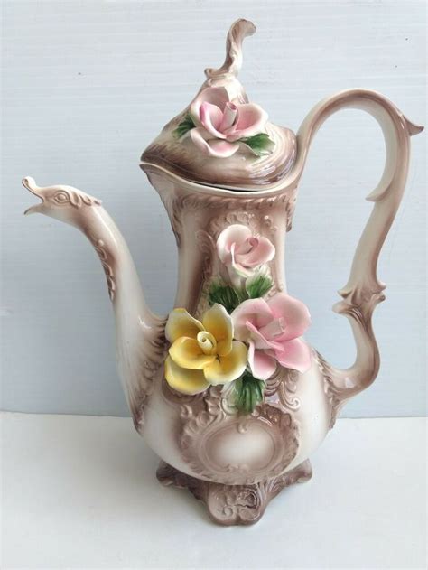 Sometimes called artificial, it was the earliest type of european porcelain. Vintage 17" Capodimonte Porcelain Swan Pitcher Vase with 4 ...