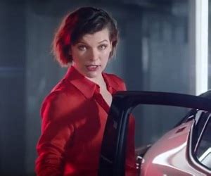 Toyota shīeichiāru) is a subcompact crossover suv produced by toyota. Toyota C-HR Commercial 2017 - Milla Jovovich