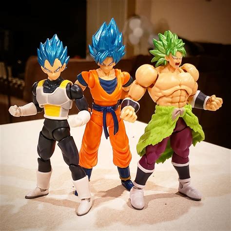 Dragon ball z's japanese run was very popular with an average viewer ratings of 20.5% across the series. Bandai America Dragon Ball Evolve (5" scale figures) | DragonBall Figures Toys Figuarts ...