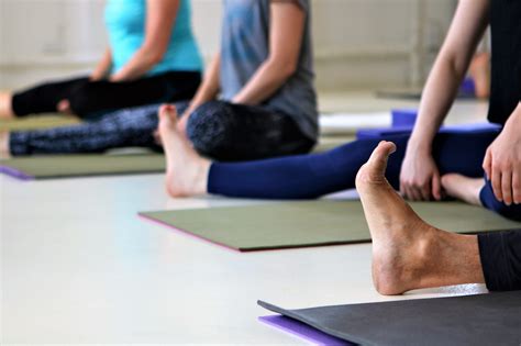 Sign up for your next yoga class and join. Start din mandag med Misa Yoga Skole - Dit Vesterbro