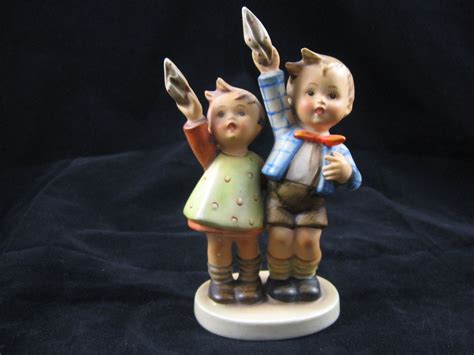 Goebel hummel figurines were some of the most widely collected porcelain objects in the 20th century. Boy Girl German Hummel Figurine Auf Wiederschen Saying ...