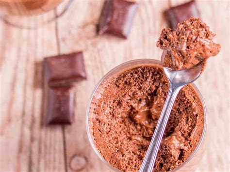 This easy white chocolate mousse recipe is made using only two ingredients and takes about 5 minutes to make. Two Ingredient Easy Chocolate Mousse Recipe - Oh, The ...