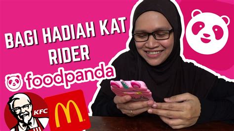 Foodpanda malaysia managing director sayantan das said the new scheme, which took effect on sept 30, covered about 3,900 or 30 per cent of riders in kuala lumpur, das said riders received a base pay of rm4 per hour and between rm3 and rm5 per order. Bagi Hadiah Makanan Kat Rider FOODPANDA Malaysia ...