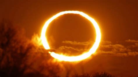 O eclipsă de soare (inelară) va fi vizibilă pe cer joi, 10 iunie, la ora 13:53 (ora r. Evenimentele astronomice ale anului 2016 | Ziua Veche