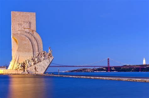 Lisbon's padrão dos descobrimentos (monument to the discoveries) points out over the tagus tour the inside of padrão dos descobrimentos any day except monday, when many visitor sites in. 55 Incredible Pictures Of Padrao dos Descobrimentos In Portugal