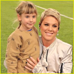 It's the first time that p!nk collaborates with her daughter. Pink Debuts New Song 'Cover Me In Sunshine' with Daughter ...