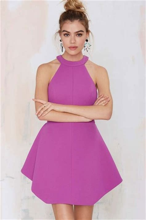 Check spelling or type a new query. Kleider für Hochzeitsgäste: Lila Kleid mit hohem Kragen