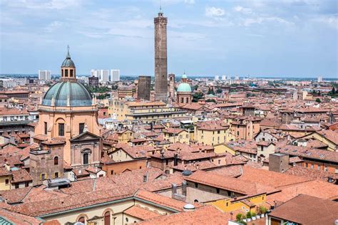 Bologna and its environs offer landscapes and nature, of course, but also art and culture. What to Do When You Visit Bologna - Italy's Best Kept Secret