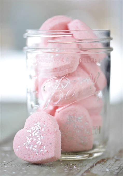 Bath bombs work by combining the higher ph alkali (baking soda) with a low ph dry acid (such as citric acid). 16 DIY Bath & Shower Bomb Ideas | DIY to Make