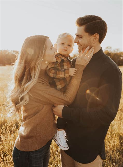 I'm 18 and i had a crush at my workplace. Cozy Fall Family Session - Leah Dee Photo | Family session ...