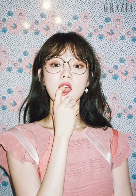 She was nominated for baeksang arts award for most popular female in television, baeksang arts award for best new actress in tv. *Lee Sung Kyung* Hannah Dow Age: 17 Height: 5'7-5'8 ...