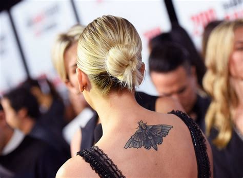 Oct 05, 2009 · the gothowitz deviation: See How Kaley Cuoco Covered Up the Wedding Tattoo She Now ...