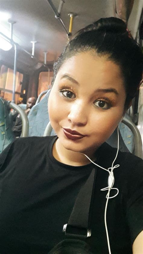 Melhores pastas de nubia oliveira. Nubia de Oliveira - Recepcionistas de Eventos em Rio de ...