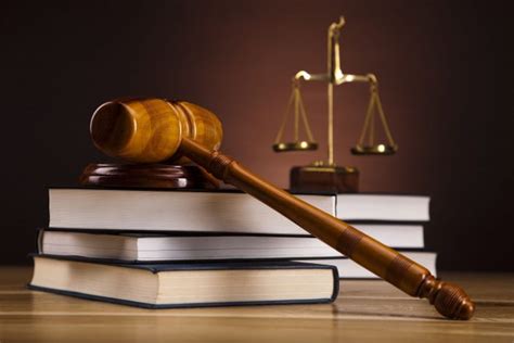 Hukum tata negara mengatur hal hal terkait kenegaraan seperti bentuk bentuk dan susunan. 100+ Contoh Judul Skripsi Hukum dalam Berbagai Kasus ...