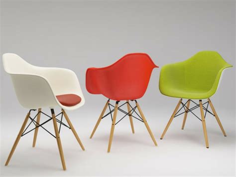 The eames shell chair may be charles and ray eames' most versatile. Designer Möbel - Eames Shell Stühle aus Fiberglas