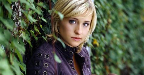 The smallville actress has been arrested for you may remember allison mack from the early noughties superman series smallville. Actriz de "Smallville" habría esclavizado mujeres para ...