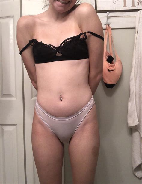 Cameron diaz and jim carrey are acting in it! Todays nude selfie calls for Granny panties!!!!! : Nude_Selfie