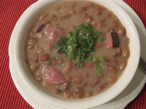 3) add beans, ham hock, bell pepper, onion, garlic, cumin, cayenne pepper, and water to crockpot. Lynda's Recipe Box: Ham and Pinto Beans