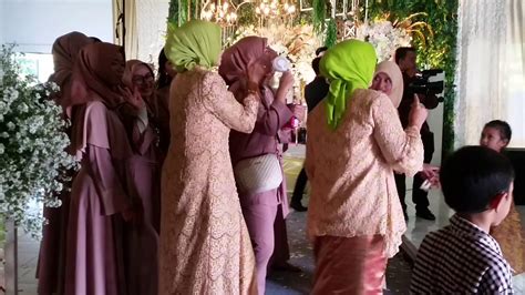 chorus fg c em selamat tinggal kasih am7 g sampai kita jumpa lagi f dm g aku pergi takkan lama f g c g hanya sekejap saja am7 g ku akan kembali lagi f g c asalkan engkau tetap menanti. Pergi untuk kembali cover by abah - YouTube