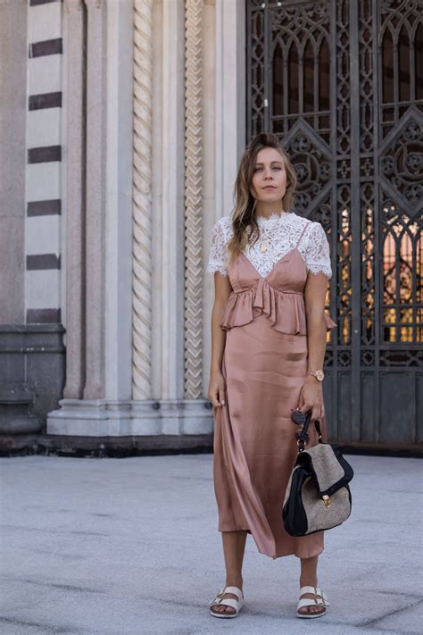 Wir haben hunderte von stilen, wie zum beispiel schulter, spaghetti. Copper Slipdress, Lace Shirt & Guess Sunnies | Modestil ...