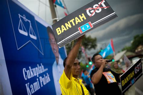 Mengulas lanjut shahar berkata, kerajaan komited untuk memastikan pembiayaan. Pakar akui GST perlu untuk selamatkan ekonomi negara yang ...