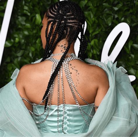 360 Degrees Worth Close Up Shots Of The Braids Rihanna ... Fairies are her favorite so i had to incorporate some leaves.