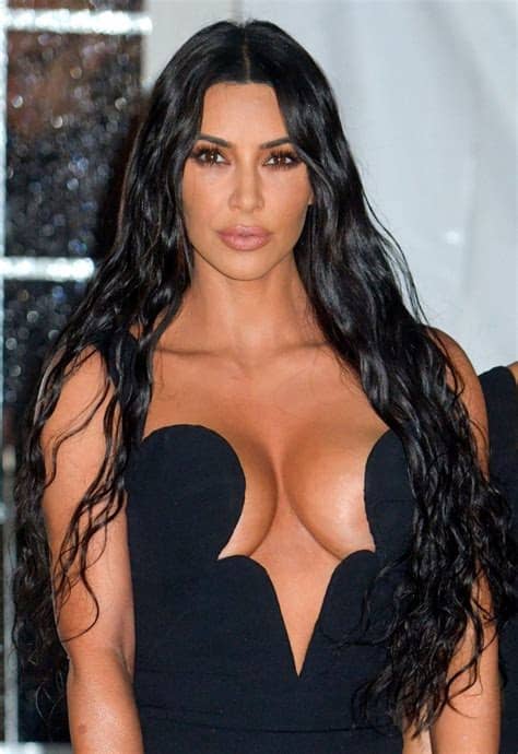 We update gallery with only quality interesting photos. Kim Kardashian & Kourtney Kardashian Cleavage | The ...