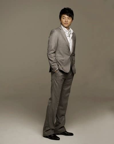 His height is 1.72 m and weight is 65 kg. Kim Seung-soo Resimleri - Sinemalar.com