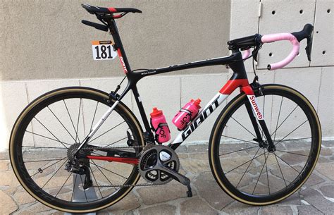 Pro disc wheel and tri spoke tyres: Pro bike: Tom Dumoulin's Giant TCR Advanced SL 0 | Bici de ...