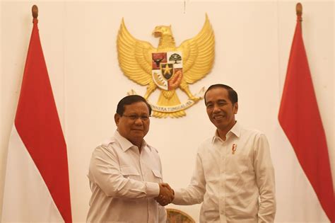 Beberapa kali melalui akun instagram @prabowo ia mengunggah penasaran seperti apa sih foto masa kecil prabowo? Prabowo: Terkait UU Cipta Kerja, Presiden Jokowi Selalu ...