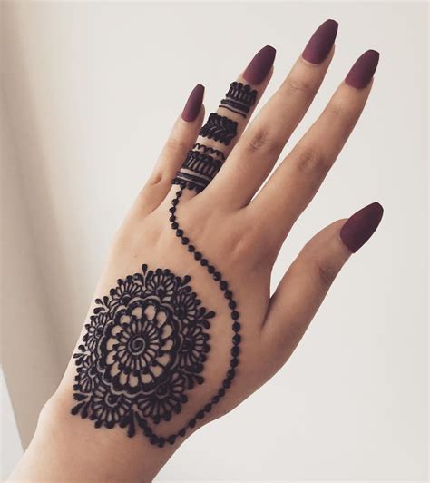 Tikki mehndi design is the origin of all the mehndi designs. Gol Tikki Mehndi Designs For Back Hand Images : Rajasthani ...