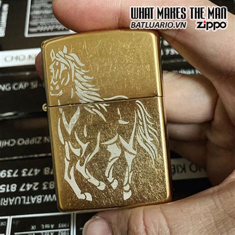 It is one of zippo's more luxurious finishes that feature texture and dimension. Bật Lửa ZIPPO GOLD DUST 207G KHẮC NGỰA 19 - ZIPPO 207G ...