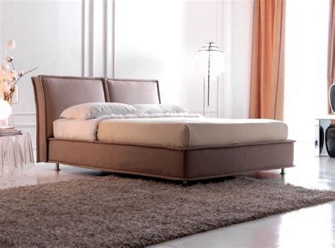 Tessili e con contenitore o minimal e realizzati in legno. Letti moderni - Piaggio Mobili