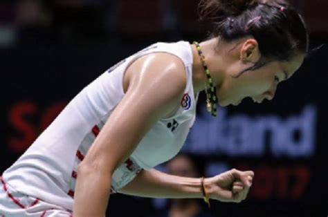 Ratchanok intanon won many awards and honors in recognition of her achievements, below are some of the international prestigious. 5 Foto Cantik Ratchanok Intanon Saat Mengenakan Baju Tanpa ...