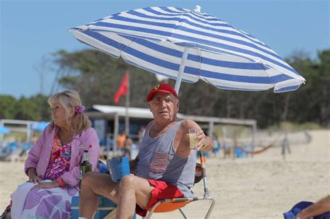Au théâtre, où il a eu le bonheur de. En images, retour sur le tournage du film "Camping 3" en ...