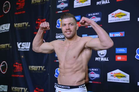 Get the latest ufc breaking news, fight night results, mma records and stats, highlights, photos. MMA. Dricus Du Plessis chce przejść do UFC. Najpierw ...