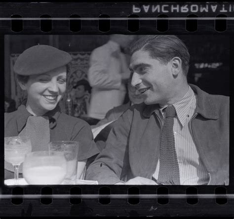 German photographer, best known for her reporting on the spanish civil war. Gerda Taro & Robert Capa | Retratos famosos ...