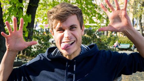 Victor sotberg is a norwegian influencer and youtuber, best known for his role in the youtube duo flippklipp. Populær raring