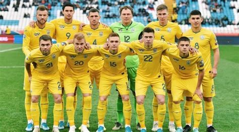 Професіональна футбольна ліга україни (також відома як пфл) є об'єднанням професійних футбольних клубів україни, створене у 1996 році для організації чемпіонатів україни з футболу. Футбол Украина : Ukraine Stun Spain In Noisy Stadium ...