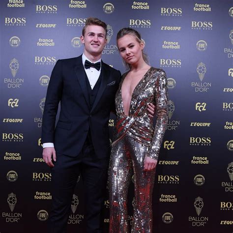 Agressée par des pensionnaires de l'insep, la jeune espoir du judo tricolore a vu clarisse agbegnenou être condamnée. Ballon d'or 2019 Red Carpet - Fashion Inspiration and ...