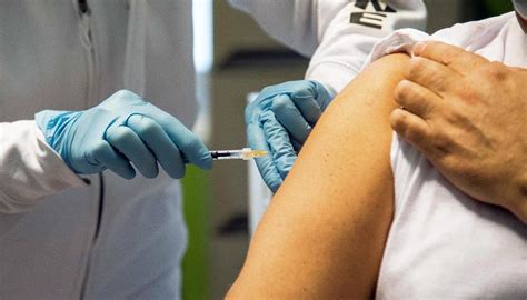 Un portale lombardo dove registrarsi. Vaccino anti covid Lombardia, partite le vaccinazioni ...